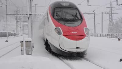 Gotthard Railway - First snowfall 2015